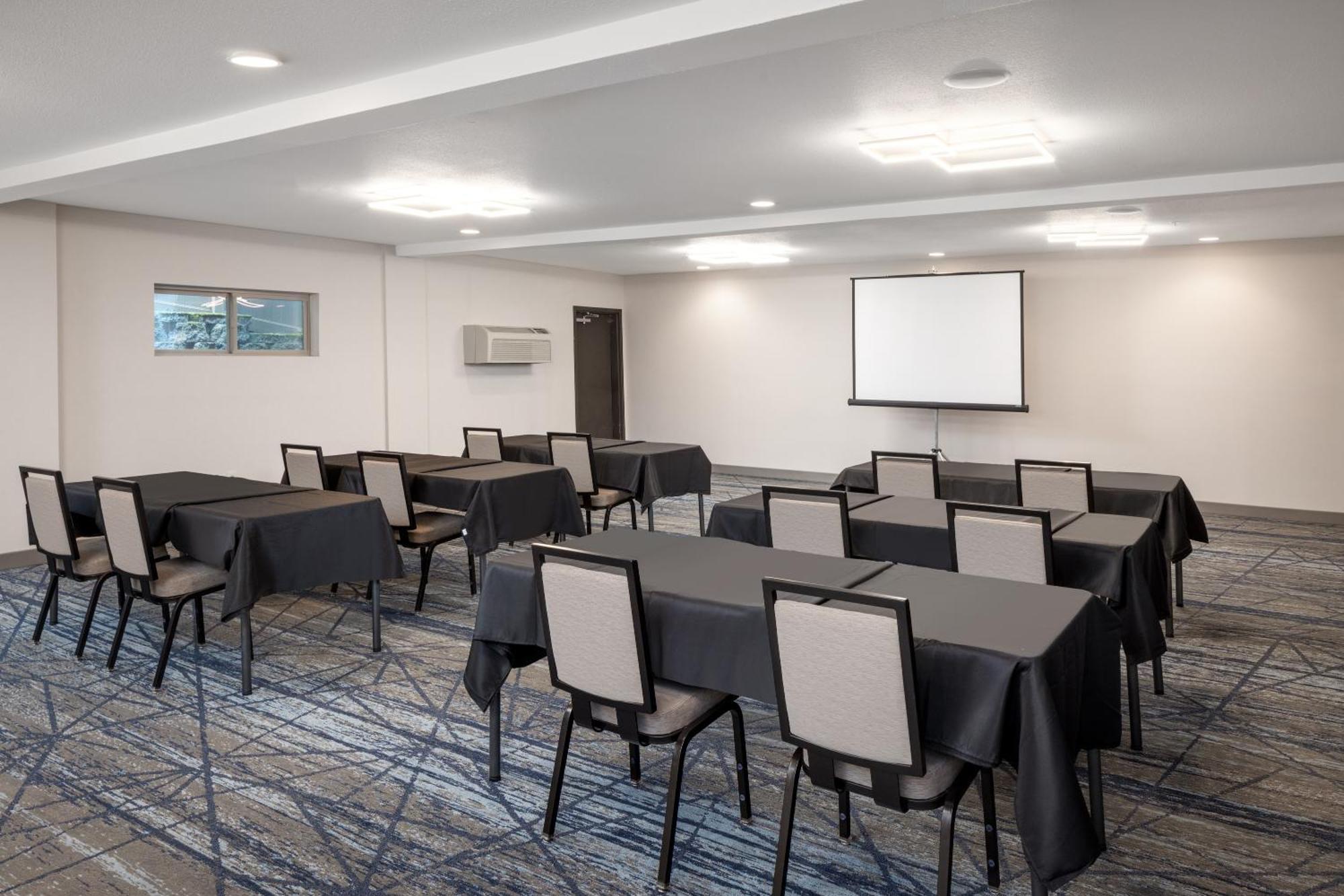 Holiday Inn Express Portland South - Lake Oswego By Ihg Exterior photo
